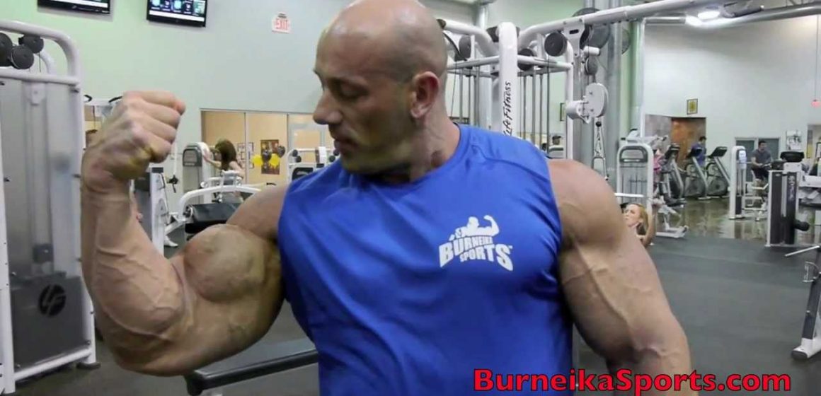Trening bicepsów – Robert Burneika
