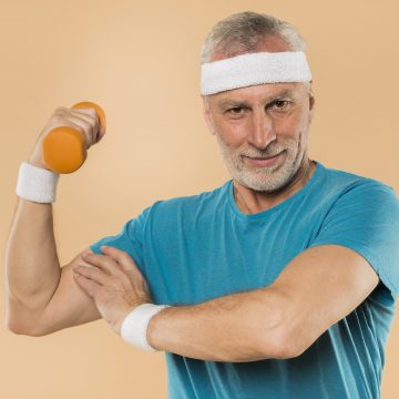 Siłownia, czyli antidotum na starzenie. Umięśnieni seniorzy prężą muskuły i inspirują świat!