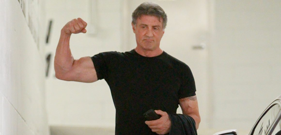 Sylvester Stallone wrócił na siłownię! Słynny „Rambo” zaprezentował spektakularny biceps