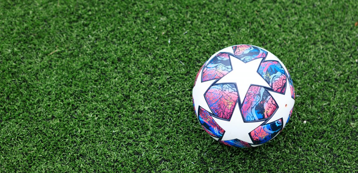 Piłka nożna – na co zwrócić uwagę podczas zakupu?