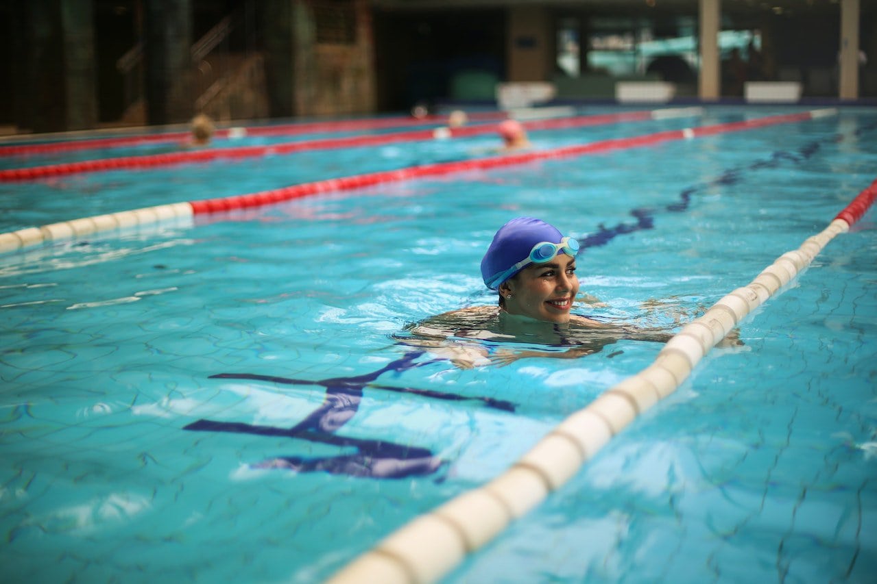 Szkoła pływania dla dorosłych, czyli o tym, że nigdy nie jest za późno, aby nauczyć się pływać