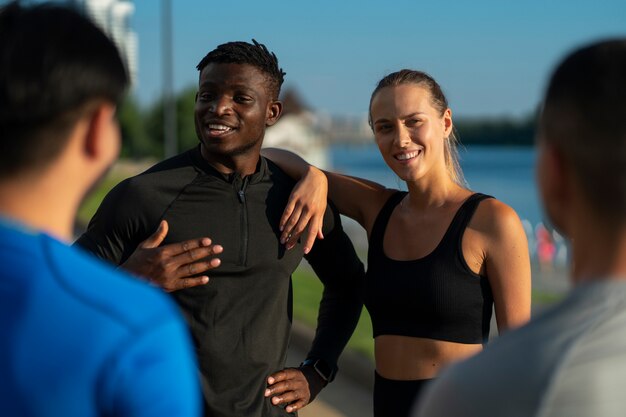 Budowanie zaangażowanej społeczności wokół marki w świecie siłowni i fitnessu